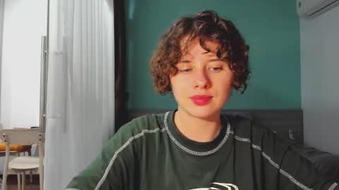 Snapshot of octopussy69x chatting on 01-18-25, 01:08 Evie online show from 01-18-25, 01:08