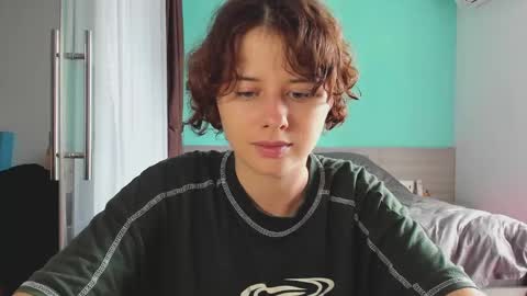 Snapshot of octopussy69x chatting on 02-05-25, 04:37 Evie online show from 02-05-25, 04:37