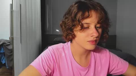 Snapshot of octopussy69x chatting on 02-21-25, 12:17 Evie online show from 02-21-25, 12:17