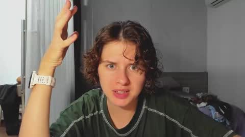 Snapshot of octopussy69x chatting on 02-23-25, 01:42 Evie online show from 02-23-25, 01:42