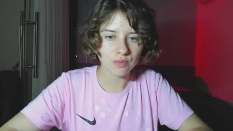 Snapshot of octopussy69x chatting on 02-27-25, 04:32 Evie online show from 02-27-25, 04:32