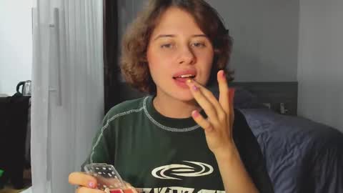 Snapshot of octopussy69x chatting on 03-08-25, 01:36 Evie online show from 03-08-25, 01:36