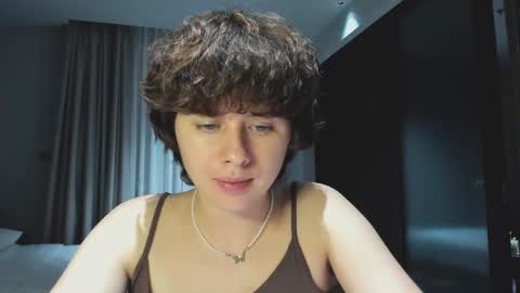 Snapshot of octopussy69x chatting on 11-19-25, 02:50 Evie online show from 11-19-25, 02:50