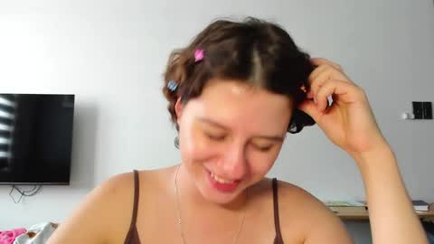 Evie online show from 04-11-26, 07:45