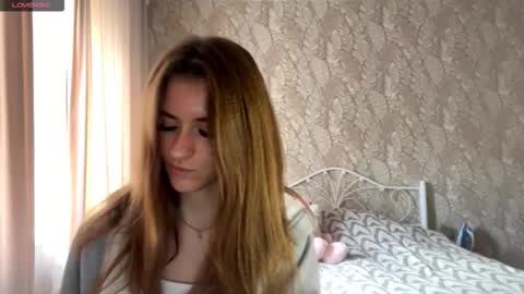 Snapshot of odelinabain chatting on 09-17-25, 09:33 Mia online show from 09-17-25, 09:33