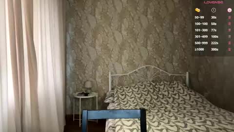 Mia online show from 12-21-25, 09:05