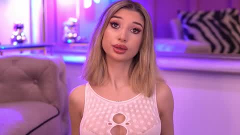 Odette online show from 09-18-25, 04:58