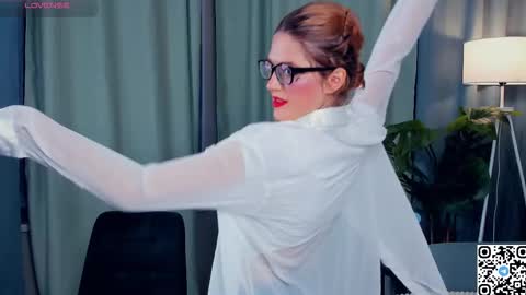 Snapshot of odettechurchwell chatting on 11-30-25, 04:05 Eli online show from 11-30-25, 04:05