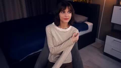 Snapshot of odettehatt chatting on 02-26-25, 09:48 Thea online show from 02-26-25, 09:48