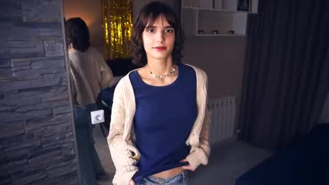 Snapshot of odettehatt chatting on 02-28-25, 09:33 Thea online show from 02-28-25, 09:33