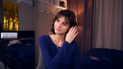 Snapshot of odettehatt chatting on 03-06-25, 10:15 Thea online show from 03-06-25, 10:15