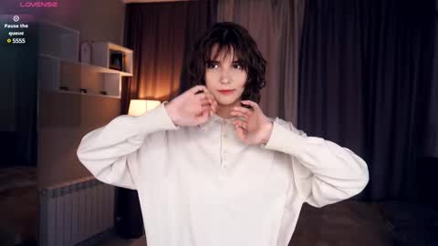 Snapshot of odettehatt chatting on 03-07-25, 04:44 Thea online show from 03-07-25, 04:44