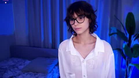 Snapshot of odettehatt chatting on 10-04-25, 07:01 Thea online show from 10-04-25, 07:01