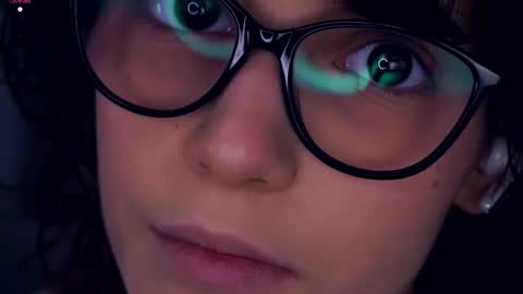 Snapshot of odettehatt chatting on 10-11-25, 07:45 Thea online show from 10-11-25, 07:45