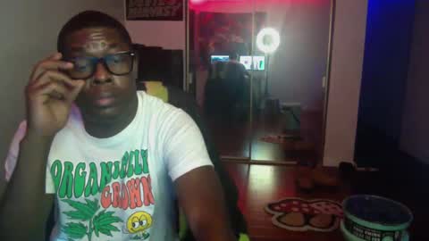 Money online show from 12-21-24, 01:04