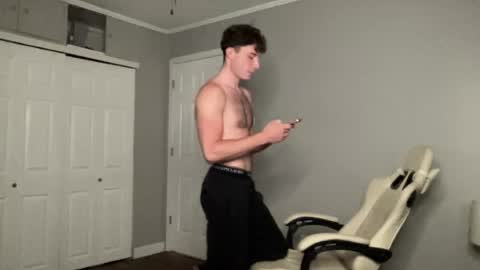 Snapshot of officialtommycash chatting on 07-05-26, 01:34 Tommy Cash online show from 07-05-26, 01:34