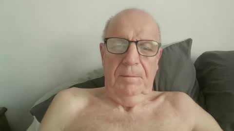 Snapshot of oggi95 chatting on 09-21-25, 06:37 oggi95 online show from 09-21-25, 06:37