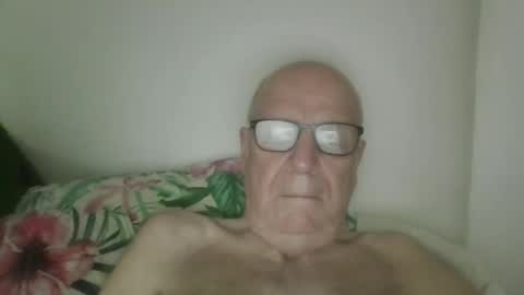 Snapshot of oggi95 chatting on 10-13-25, 08:03 oggi95 online show from 10-13-25, 08:03