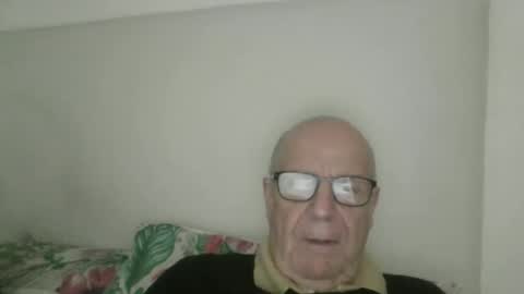 Snapshot of oggi95 chatting on 12-03-25, 04:27 oggi95 online show from 12-03-25, 04:27