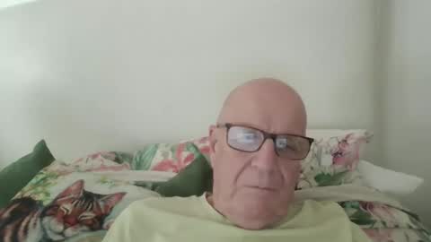 Snapshot of oggi95 chatting on 05-29-26, 12:47 oggi95 online show from 05-29-26, 12:47