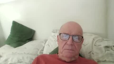 Snapshot of oggi95 chatting on 06-08-26, 02:28 oggi95 online show from 06-08-26, 02:28