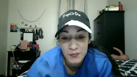 Snapshot of oglitcouple chatting on 01-12-25, 05:56 Lit en Cama online show from 01-12-25, 05:56