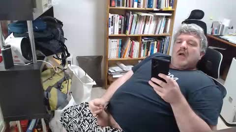 Woman message me men do not make demands and dont ask for pm only ladies. online show from 05-28-26, 03:15