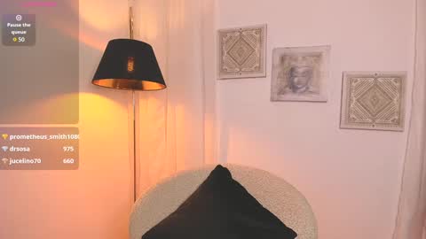 Snapshot of oh__holly chatting on 02-08-25, 12:06 Holly online show from 02-08-25, 12:06