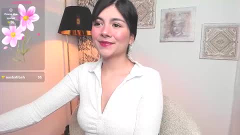 Snapshot of oh__holly chatting on 10-04-25, 02:31 Holly online show from 10-04-25, 02:31