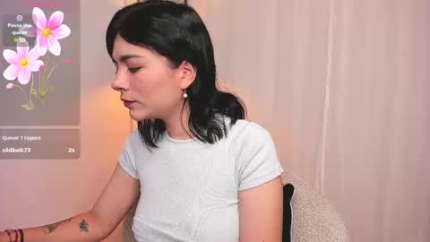 Snapshot of oh__holly chatting on 10-15-25, 01:17 Holly online show from 10-15-25, 01:17