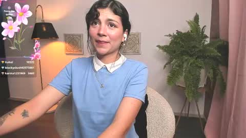 Snapshot of oh__holly chatting on 04-21-26, 02:51 Holly online show from 04-21-26, 02:51