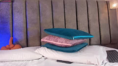 Snapshot of oh_hollyy chatting on 01-23-25, 07:51 Holly online show from 01-23-25, 07:51