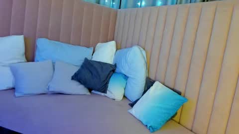 oh_kate_ online show from 02-25-26, 01:37