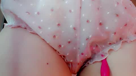 Snapshot of oh_pichuu chatting on 06-08-26, 03:18 Milly online show from 06-08-26, 03:18