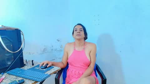 Snapshot of oh_tique chatting on 04-06-26, 02:09 LU online show from 04-06-26, 02:09