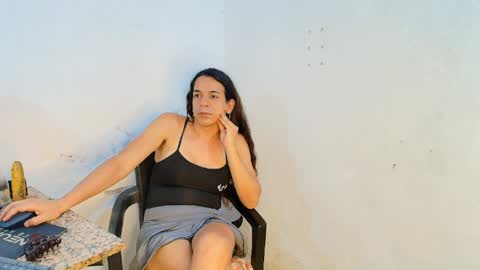 Snapshot of oh_tique chatting on 04-27-26, 01:14 LU online show from 04-27-26, 01:14