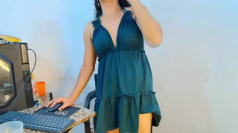 Snapshot of oh_tique chatting on 05-04-26, 06:37 LU online show from 05-04-26, 06:37