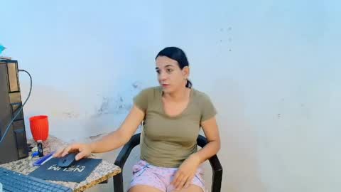 Snapshot of oh_tique chatting on 05-07-26, 10:04 LU online show from 05-07-26, 10:04