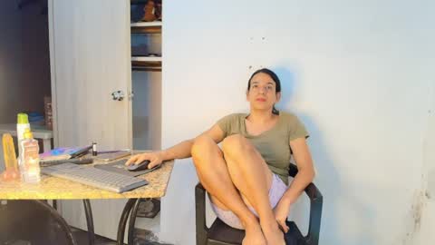 Snapshot of oh_tique chatting on 06-26-26, 02:38 LU online show from 06-26-26, 02:38