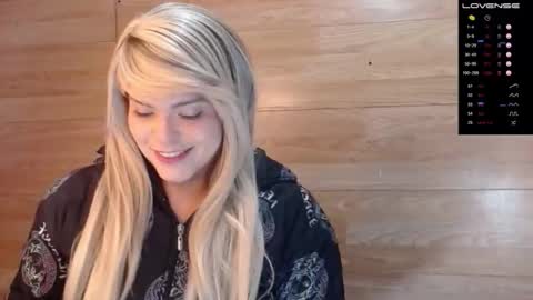 Snapshot of oh_xxxlt4 chatting on 12-15-25, 01:43 Oh xxxLt4 online show from 12-15-25, 01:43