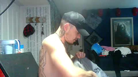 who dares  toss me some  tips lets have fun online show from 10-05-25, 05:00