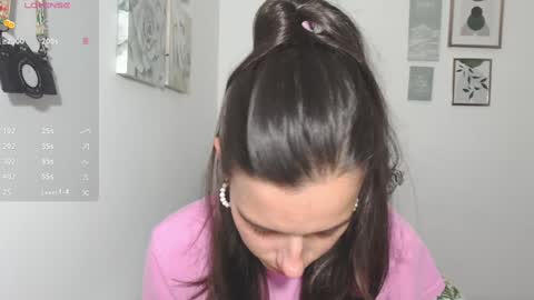 ohanna_ online show from 11-11-25, 10:21