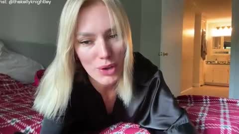Snapshot of ohbabykelly chatting on 07-19-26, 06:33 Kelly online show from 07-19-26, 06:33