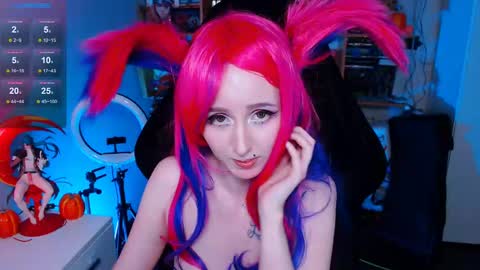 Snapshot of ohclementinee chatting on 12-03-24, 01:32 Clementine Clem online show from 12-03-24, 01:32