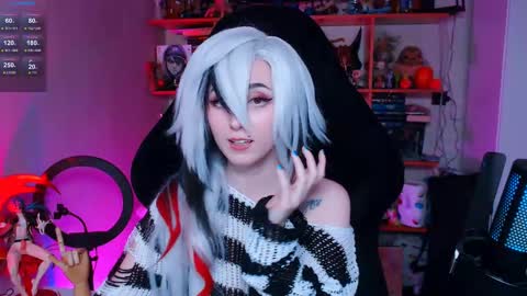 Snapshot of ohclementinee chatting on 12-11-24, 10:36 Clementine Clem online show from 12-11-24, 10:36