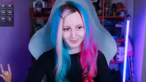 Snapshot of ohclementinee chatting on 03-05-25, 10:11 Clementine Clem online show from 03-05-25, 10:11