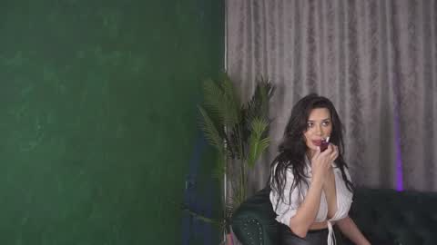 Julia online show from 02-10-25, 07:58