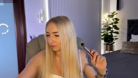 Emma online show from 09-26-25, 01:53