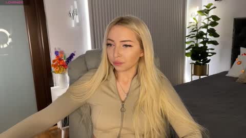 Emma online show from 10-14-25, 01:06