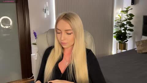 Emma online show from 01-19-26, 01:09